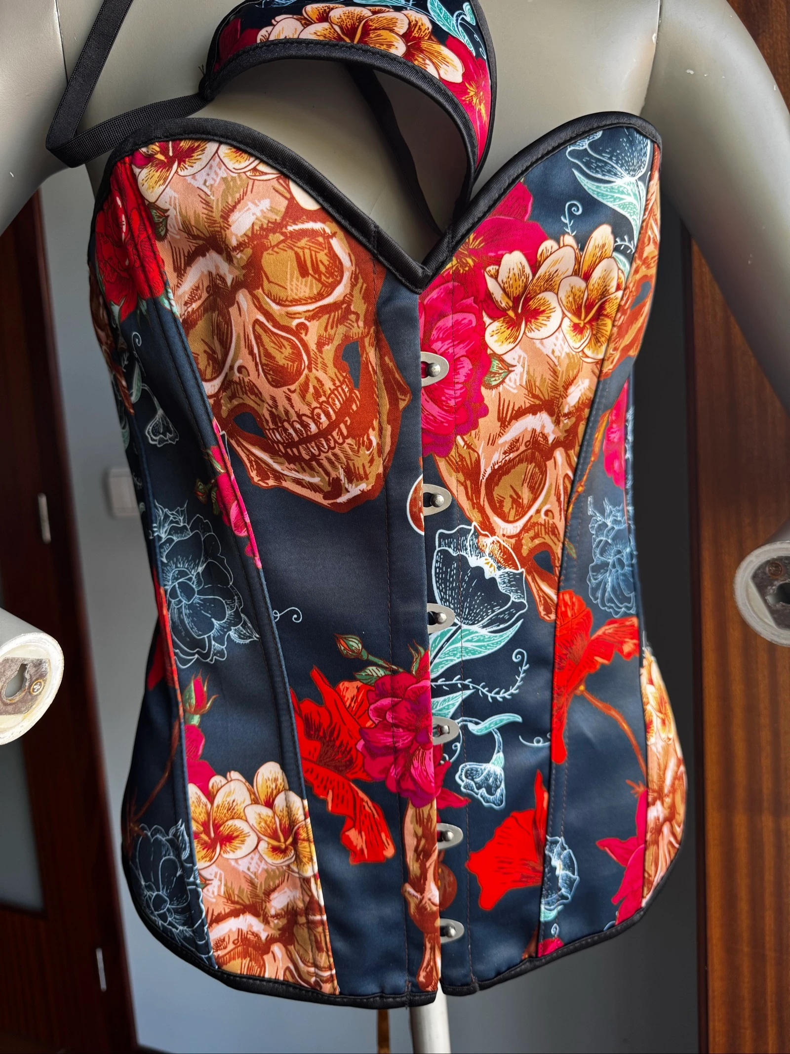 Conjunto Corsé + Braguita L | Calaveras & Flores | Gótico Alternativo – photo 2